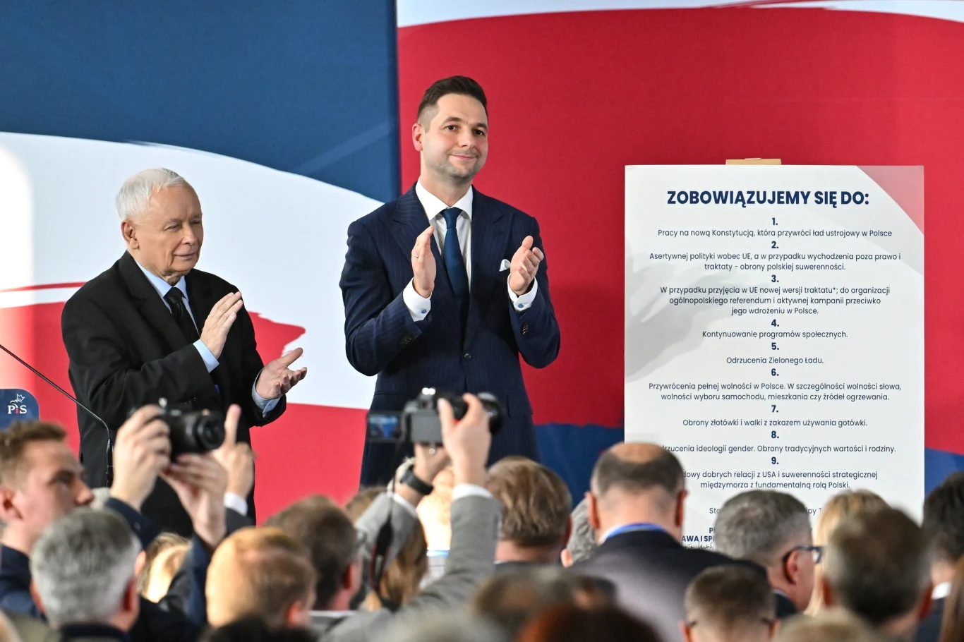Jarosław Kaczyński i Patryk Jaki podpisali wspólną deklarację Jarosław Kaczyński i Patryk Jaki podpisali wspólną deklarację