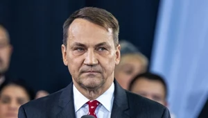 Radosław Sikorski mówił o polityce migracyjnej. "UE zaczyna mówić Tuskiem"