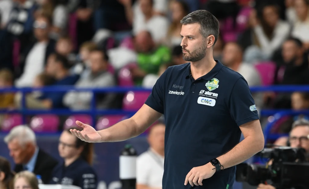 Michał Winiarski znów poprowadził drużynę do zwycięstwa Michał Winiarski znów poprowadził drużynę do zwycięstwa