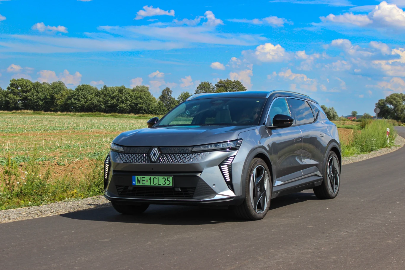 450 km na jednym ładowaniu to dla Scenica E-Tech żadne wyzwanie