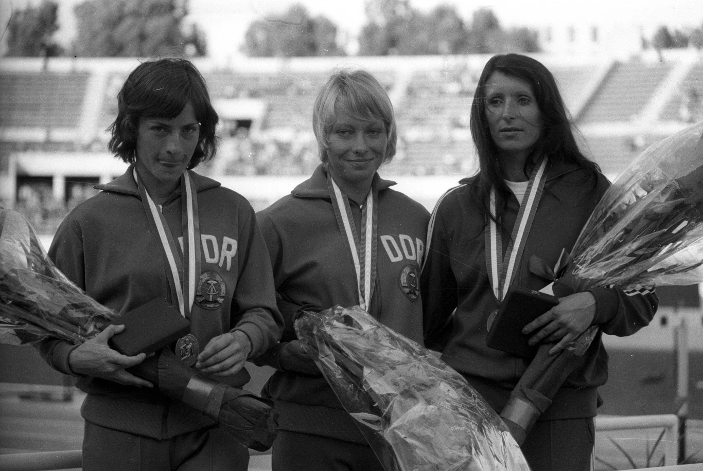 Teresa Nowak (z prawej) na podium ME w Rzymie. W 1974 roku zdobyła swój drugi brązowy medal
