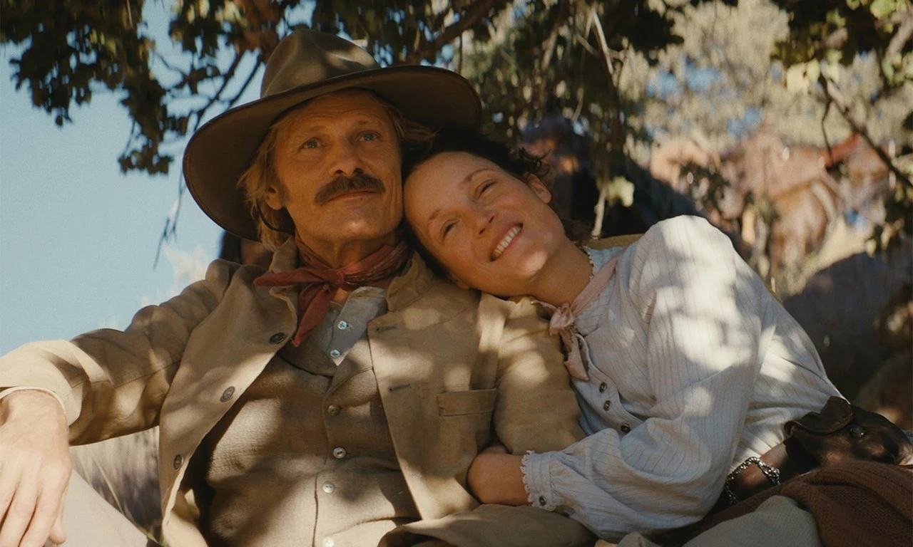 Kadr z filmu "The Dead Don’t Hurt" Kadr z filmu "The Dead Don’t Hurt"