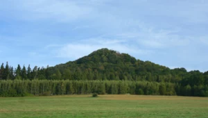 Polskie wulkany czarują turystów. Wybierz się ich szlakiem