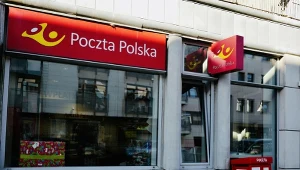 Zarząd Poczty Polskiej proponuje zrównanie minimalnej pensji w spółce z płacą minimalną