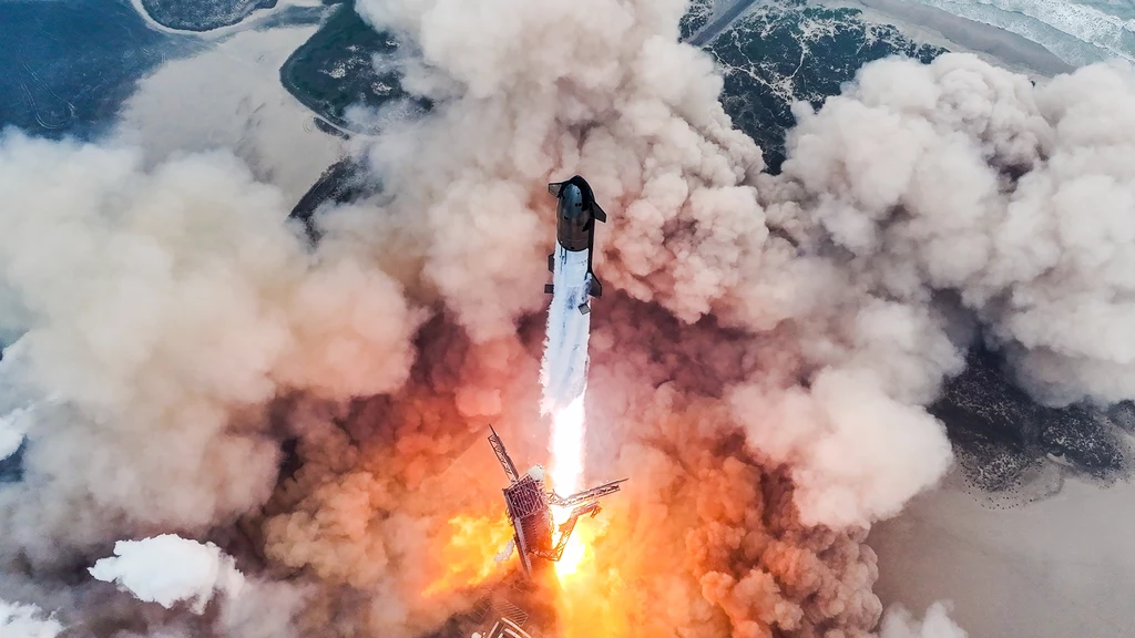 Rakieta Starship firmy SpaceX. Starty konstrukcji są bardzo widowiskowe.