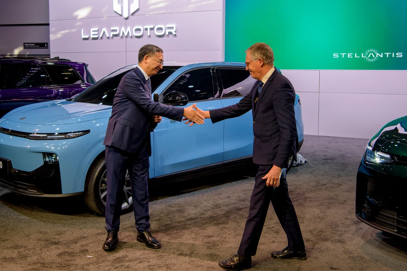 Na targach motoryzacyjnych w Paryżu zadebiutował nowy Leapmotor B10.