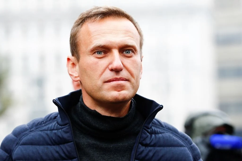Aleksiej Nawalny (1976-2024), zmarły 16 lutego - rosyjski prawnik, publicysta, działacz polityczny oraz opozycjonista. Więzień polityczny od 2021 roku Aleksiej Nawalny (1976-2024), zmarły 16 lutego - rosyjski prawnik, publicysta, działacz polityczny oraz opozycjonista. Więzień polityczny od 2021 roku