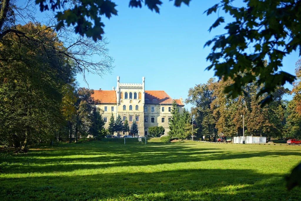 Książ Wielki jest jednym z najmniejszych miast w Małopolsce. Zaskakuje liczbą zabytków