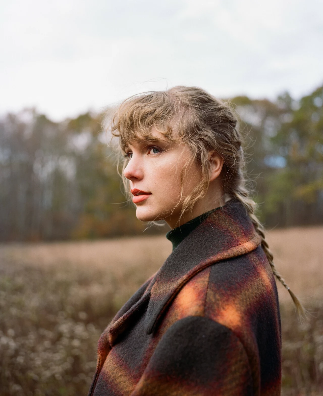 Taylor Swift w sesji promującej album "evermore" (2021)