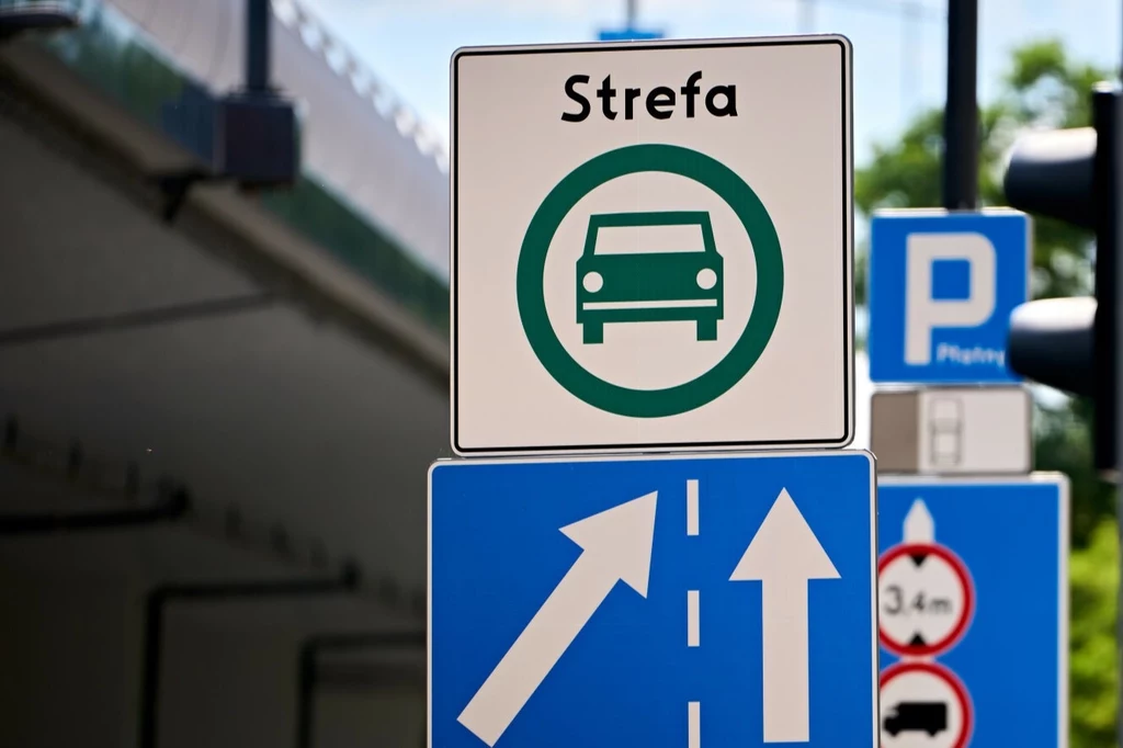 Warszawska Strefa Czystego Transportu (SCT) działa już od ośmiu miesięcy, ale na razie jest martwym przepisem.