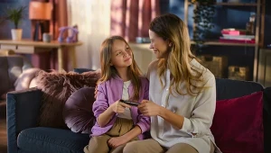 Kiedy zacząć rozmawiać z córką o miesiączce?