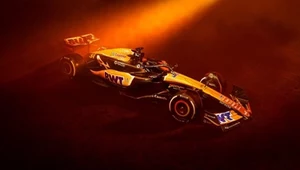 Bolid F1 w barwach z motywem serii Indiany Jonesa
