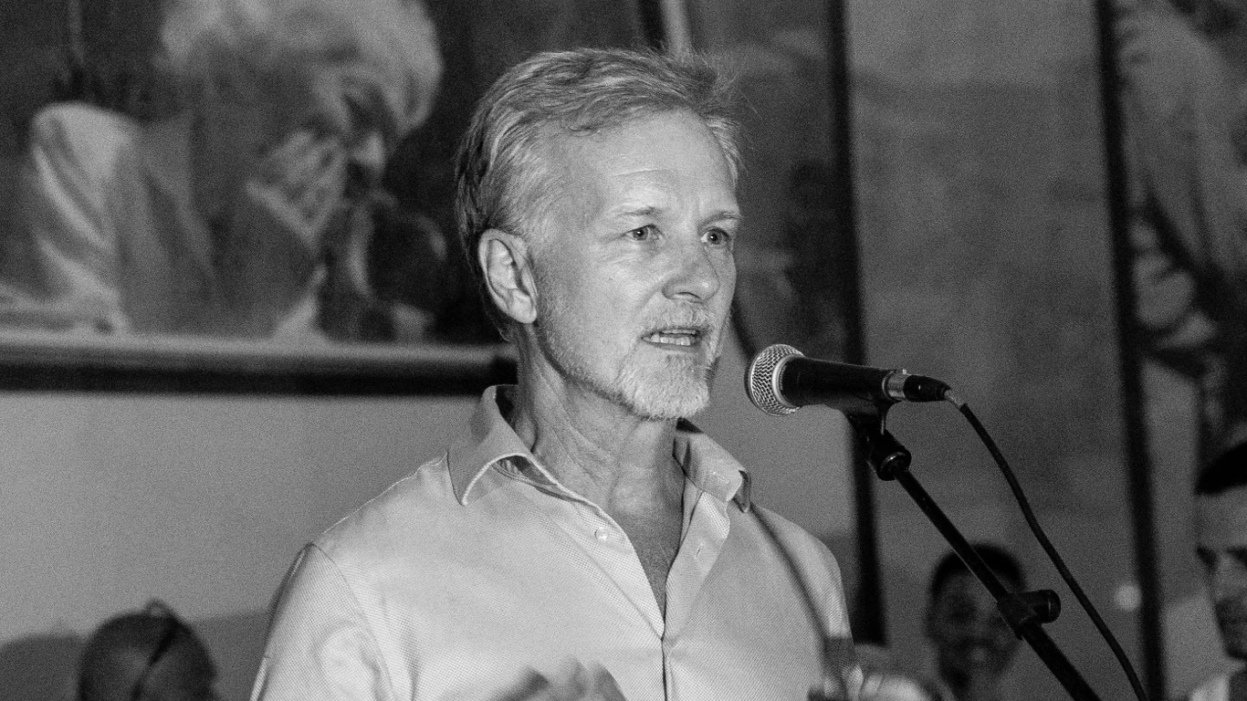 Paul Lowe nie żyje. Zginął w Kalifornii. Służby zatrzymały jego nastoletniego syna Paul Lowe nie żyje. Zginął w Kalifornii. Służby zatrzymały jego nastoletniego syna