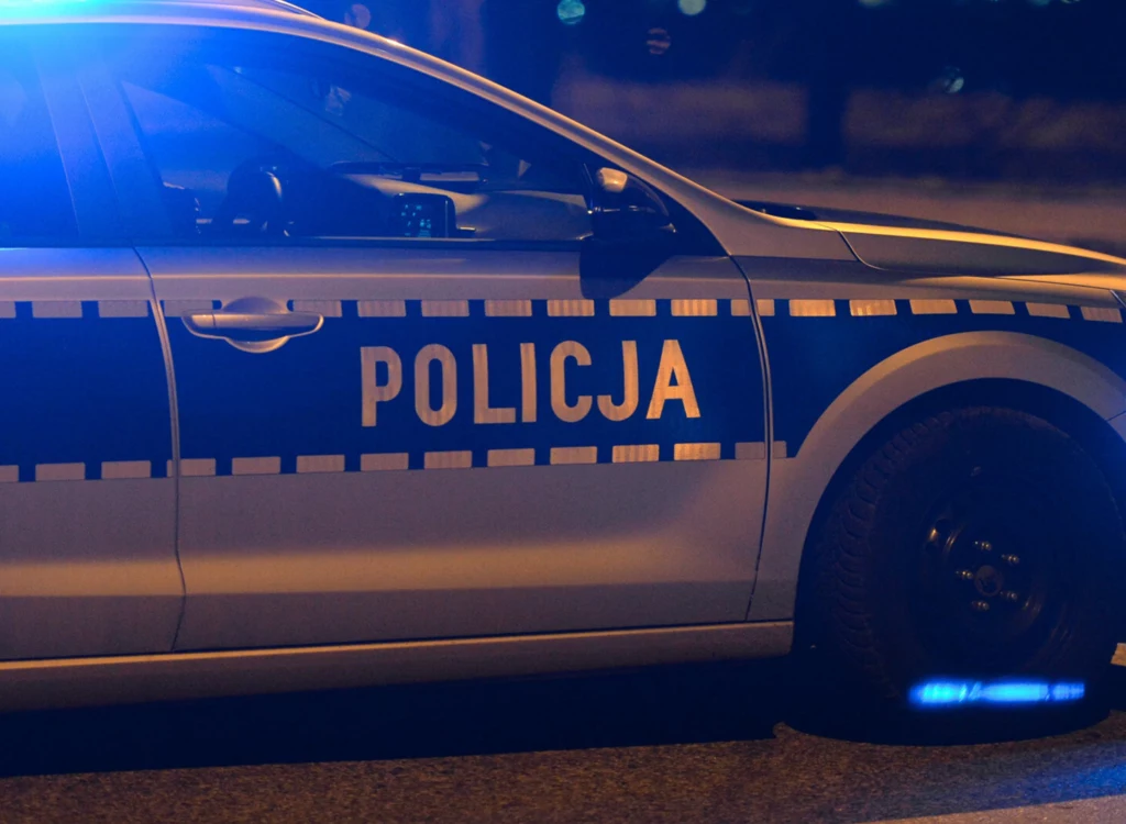 Kielce. Tajemniczy "wybuch". Huk i uszkodzony samochód. Policja bada sprawę Kielce. Tajemniczy "wybuch". Huk i uszkodzony samochód. Policja bada sprawę