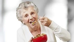 Jedz codziennie. Zmniejszysz problemy z pamięcią i ryzyko demencji