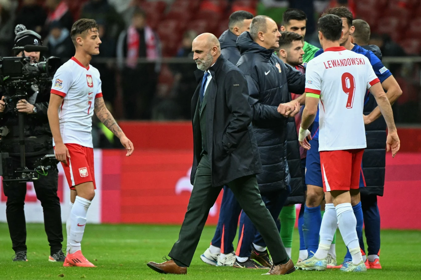 Kacper Urbański, Michał Probierz i Robert Lewandowski po meczu z Chorwacją Kacper Urbański, Michał Probierz i Robert Lewandowski po meczu z Chorwacją
