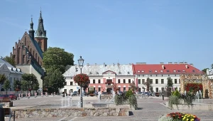 Nazywają go srebrnym miastem. Leży rzut beretem od Krakowa i oferuje wiele atrakcji 