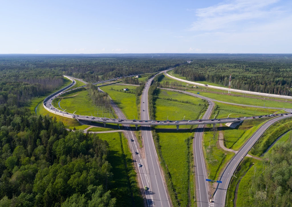 Nowe drogi Podkarpackie. Obecnie w budowie jest niemal 100 km nowoczesnych tras.