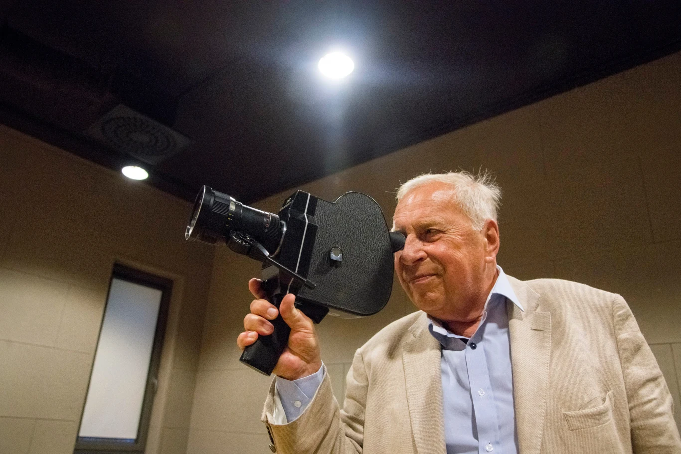 Jerzy Stuhr (1947-2024), zmarły 9 lipca - aktor teatralny, dubbingowy i filmowy, reżyser, filolog, pedagog, pisarz i profesor sztuk teatralnych. Laureat wielu nagród, w tym Orła w 2018 roku, za osiągnięcia życia Jerzy Stuhr (1947-2024), zmarły 9 lipca - aktor teatralny, dubbingowy i filmowy, reżyser, filolog, pedagog, pisarz i profesor sztuk teatralnych. Laureat wielu nagród, w tym Orła w 2018 roku, za osiągnięcia życia