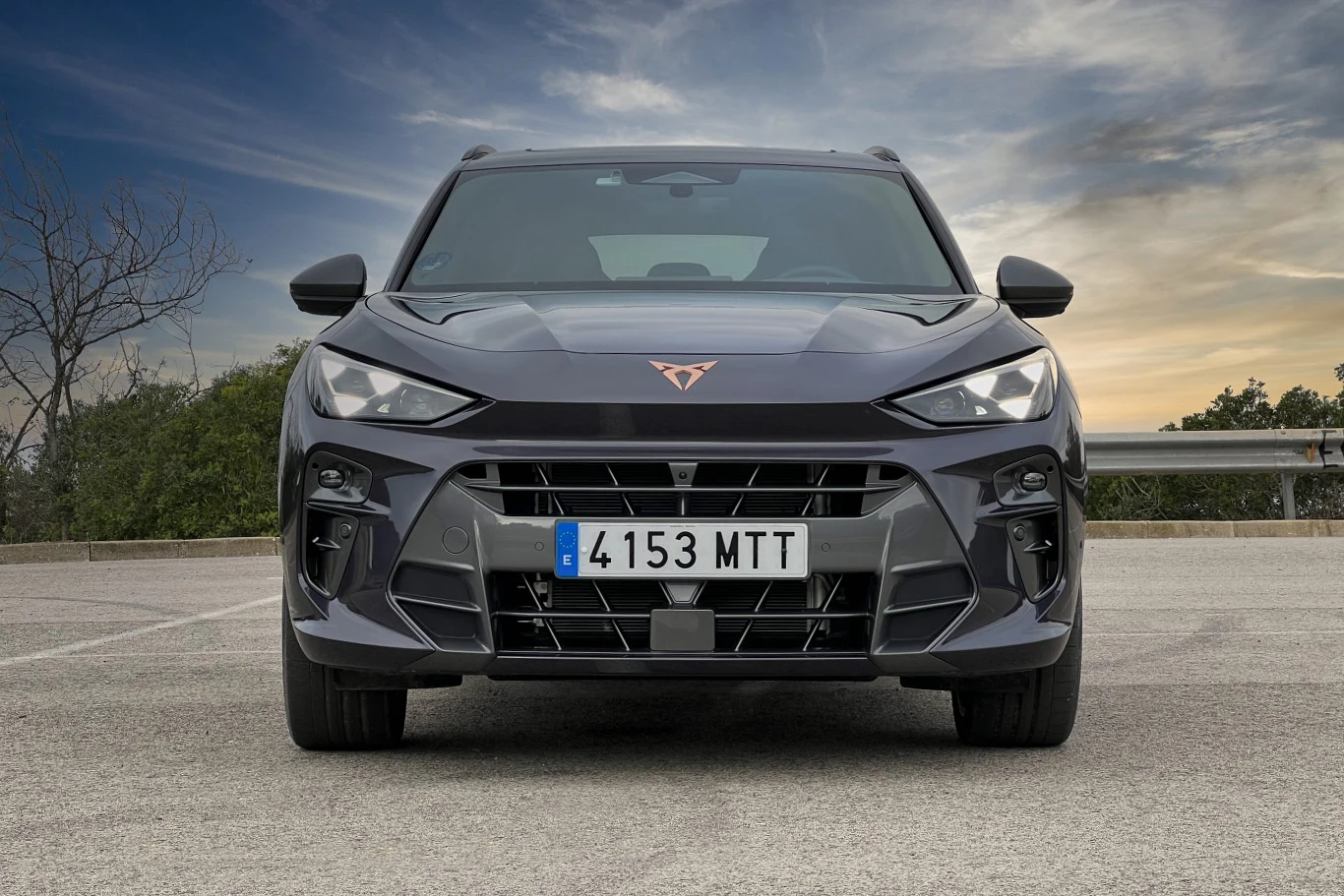 Oglądany z przodu Terramar wygląda dynamicznie, trochę nawet agresywnie