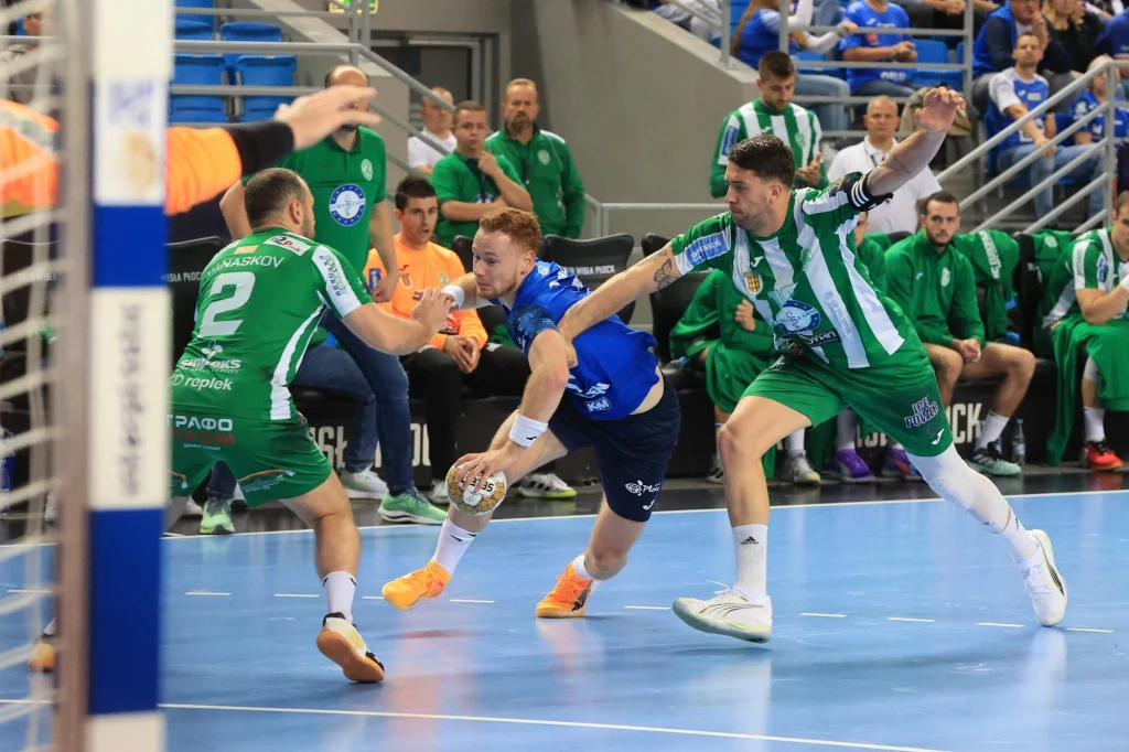 Tomas Piroch z Orlenu Wisły i Filip Kuzmanovski Tomas Piroch z Orlenu Wisły i Filip Kuzmanovski