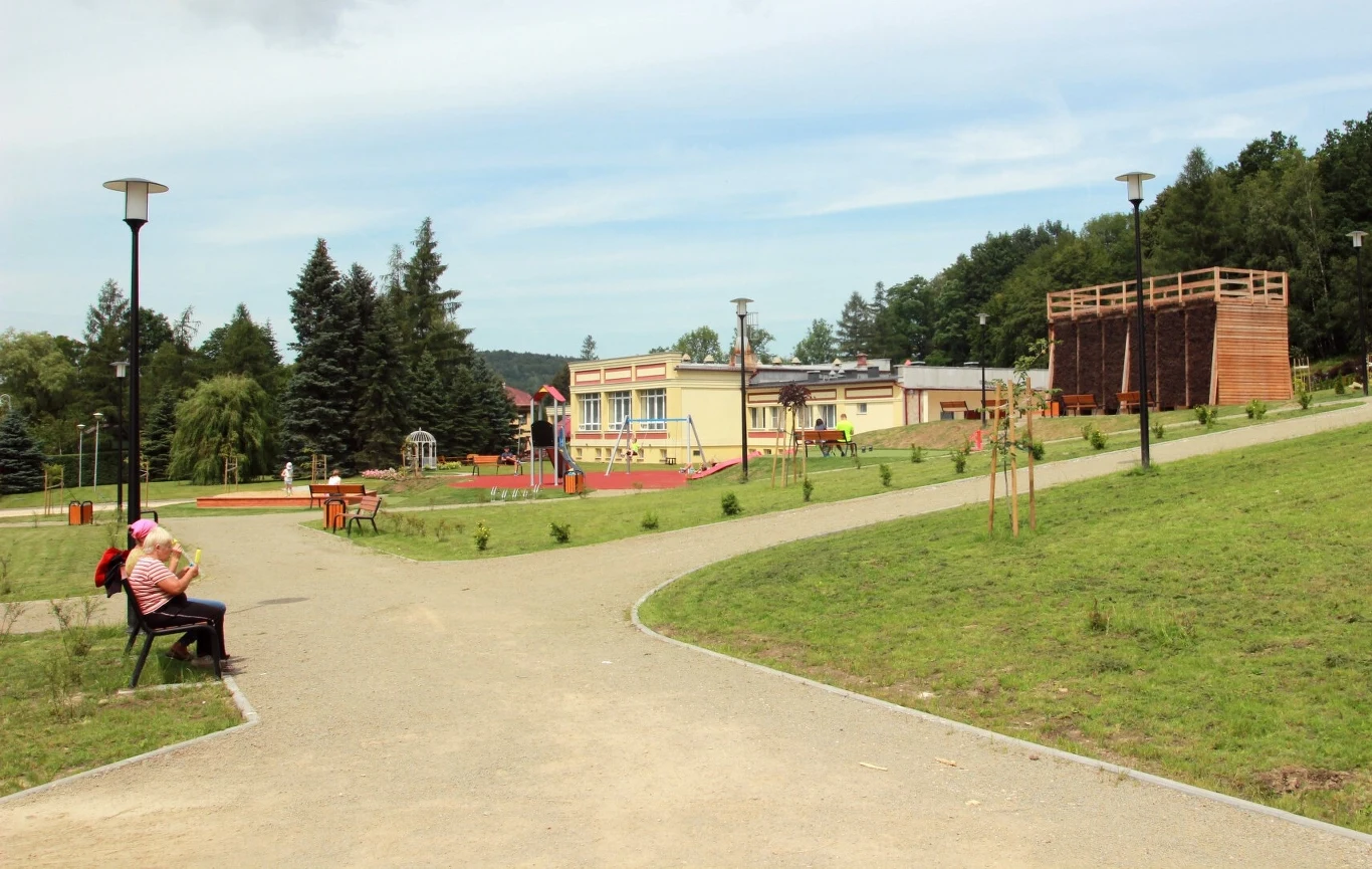 Wapienne to jedno z najmniejszych uzdrowisk w Polsce, jednak atrakcji tam nie brakuje