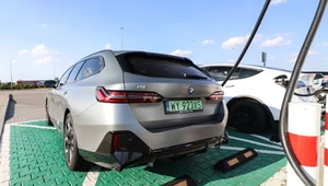 Rośnie liczba samochodów elektrycznych w Polsce. Infrastruktura nie nadąża