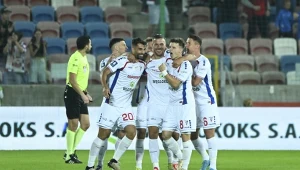 Piłkarze Górnika Zabrze cieszący się z bramki