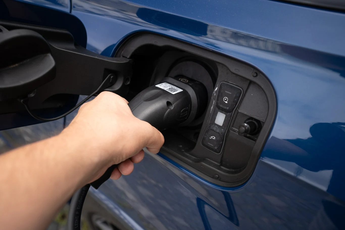 Kupili elektryka i nie mogą go ładować do 100 proc. Kupili elektryka i nie mogą go ładować do 100 proc.