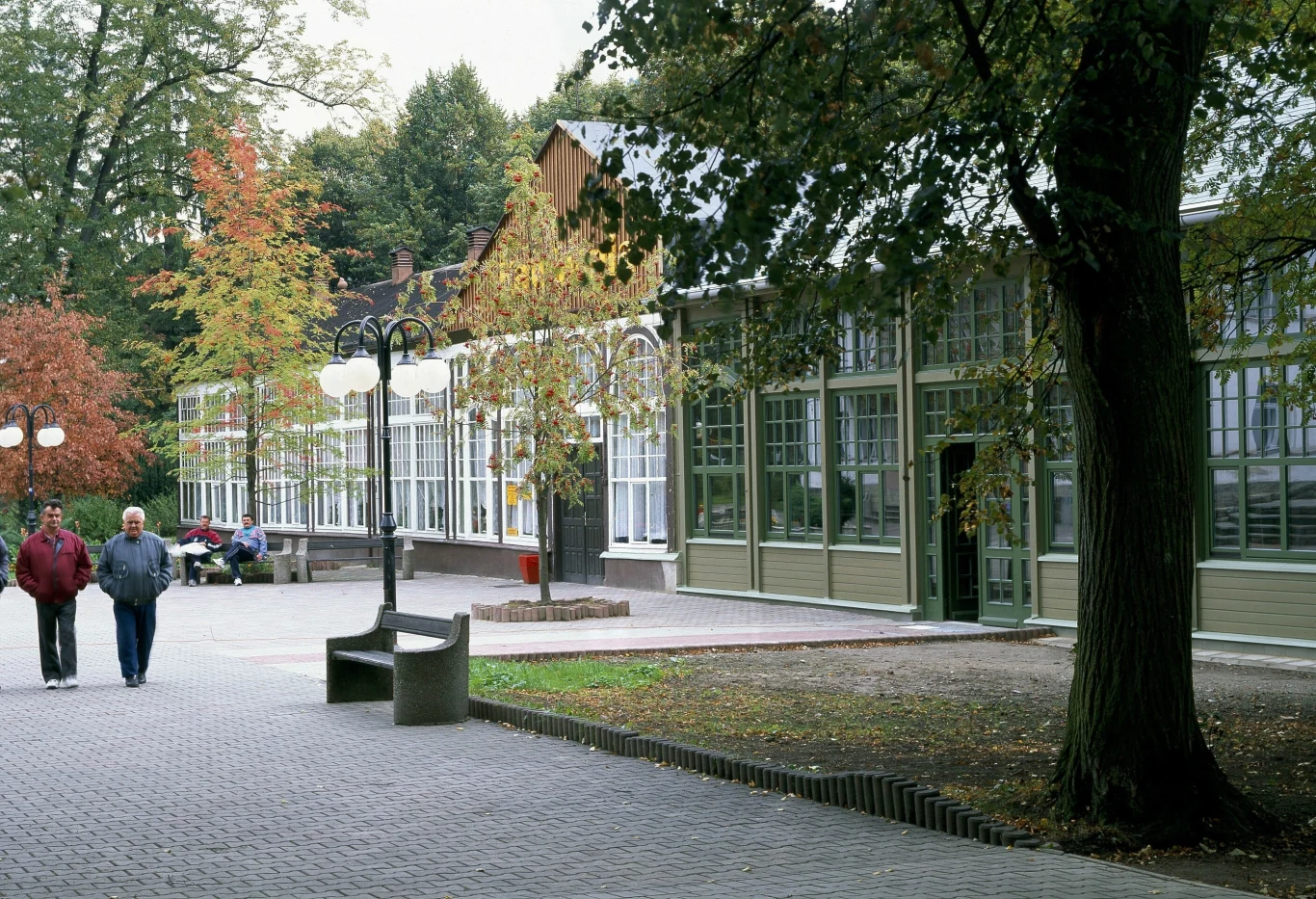 Długopole-Zdrój to wyjątkowe uzdrowisko na Dolnym Śląsku. Zapewnia spokój i malownicze otoczenie. 