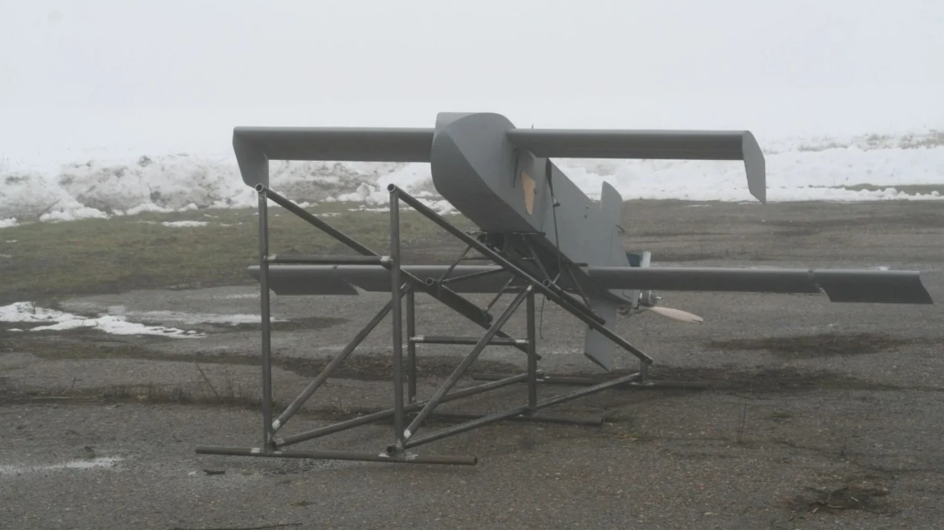 Dron dalekiego zasięgu AQ-400 ukraińskiej produkcji, o zasięgu 750 kilometrów