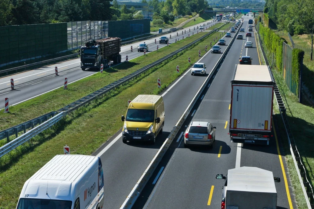 Już wkrótce kierowcy pojazdów o DMC powyżej 3,5 tony zapłacą za kolejne odcinki dróg.