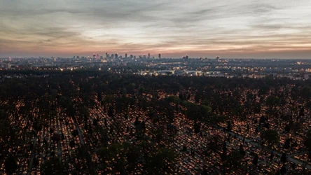 Pogoda na Wszystkich Świętych i Zaduszki 2024 może się okazać mało przyjemna.. Miejscami będzie dosyć chłodno, a być może również deszczowo