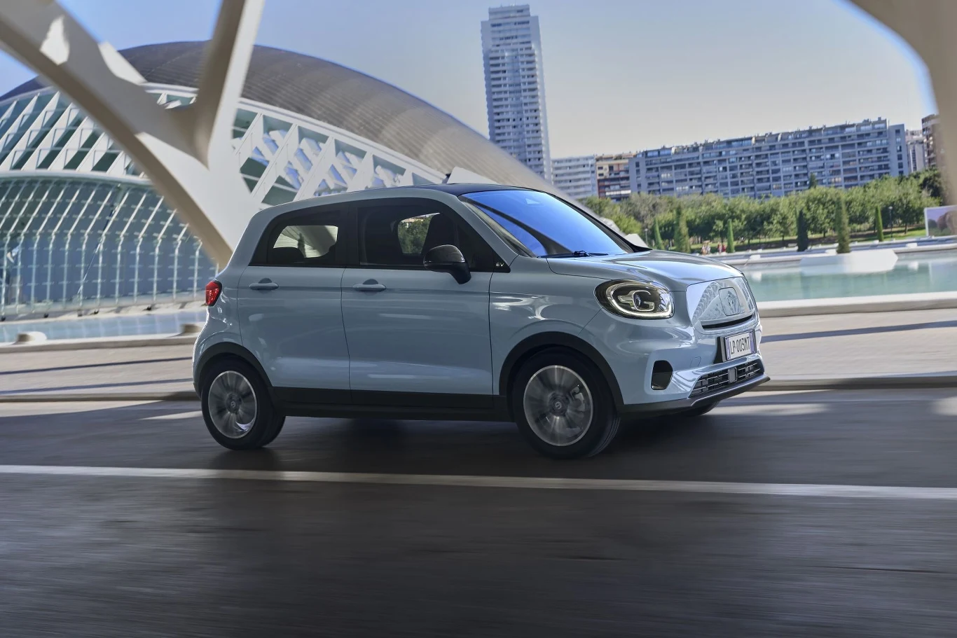 Leapmotor T03 to miejskie auto, które wyjeżdża z zakładu Stellantisa w Tychach. 