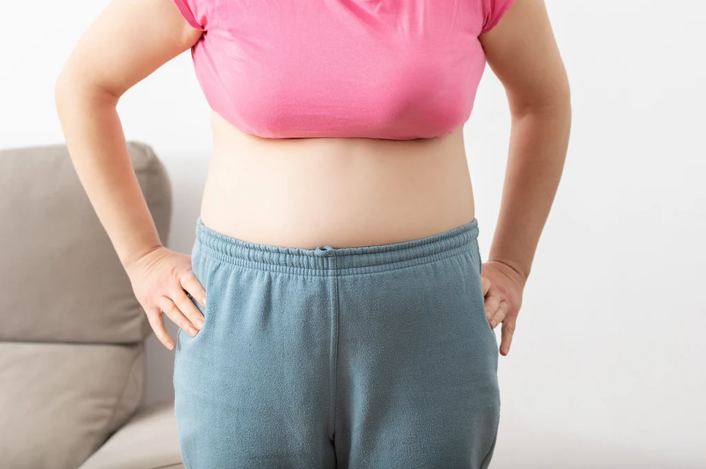 PCOS często wiąże się z przybieraniem na wadze, nadmiernym owłosieniem, uciążliwym trądzikiem i nie tylko PCOS często wiąże się z przybieraniem na wadze, nadmiernym owłosieniem, uciążliwym trądzikiem i nie tylko