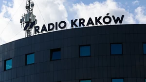 OFF Radio Kraków zastąpiło dziennikarzy sztuczną inteligencją. Zwolnieni pracownicy protestują