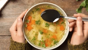 Jesienią dodaj do rosołu. Zapomnisz o przeziębieniu i złym samopoczuciu
