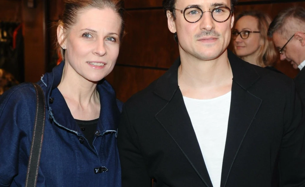 Mateusz Damięcki z żoną.