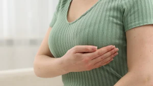 Obawiasz się raka piersi? Te pięć rzeczy rób regularnie by się chronić