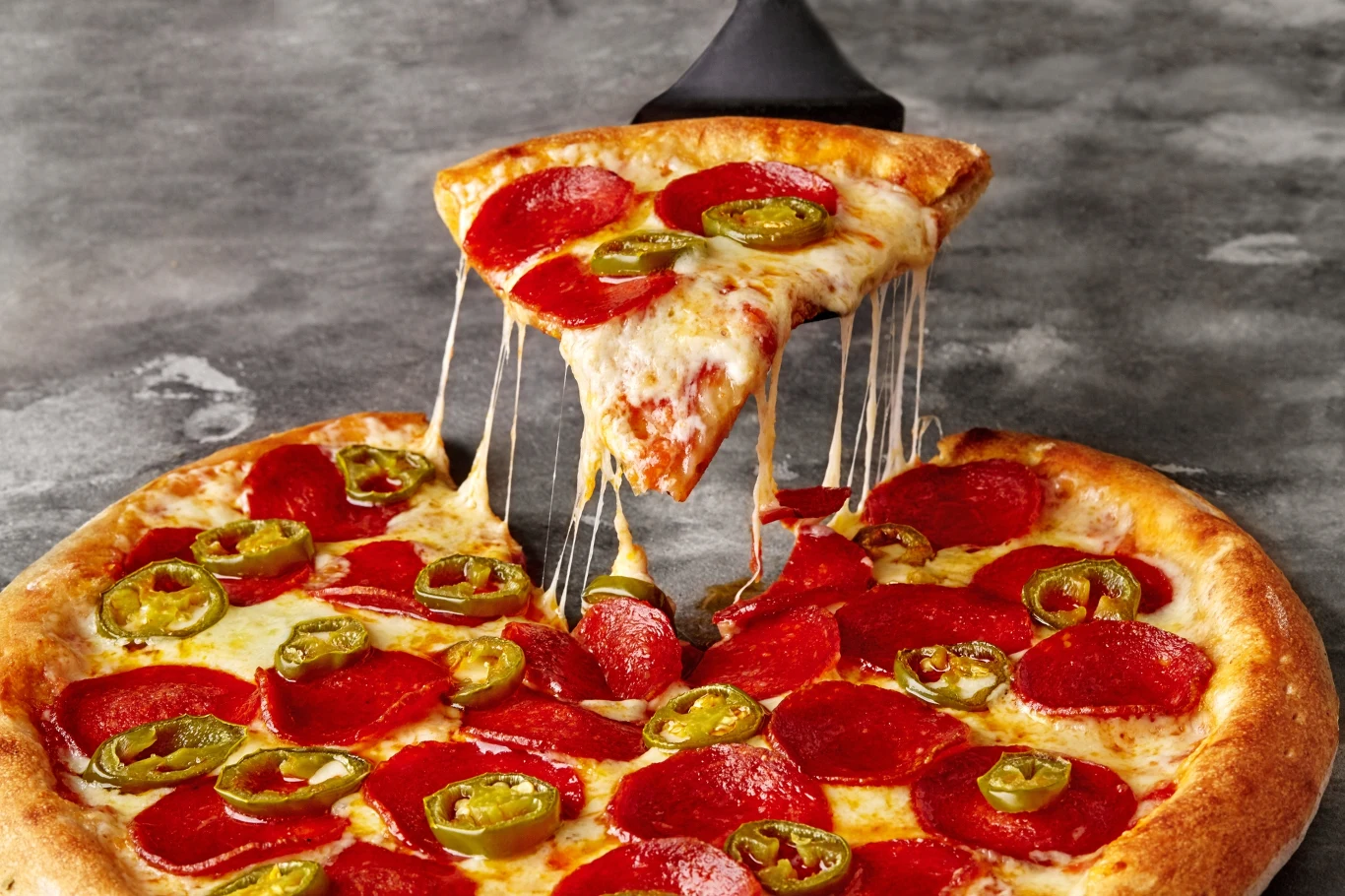 Polacy kochają na pizzy, Meksykanie dodają do wszystkiego. Zobacz, dlaczego warto jeść papryczkę jalapeno?