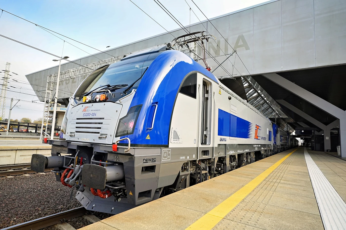 Lokomotywa Griffin 200. Źródło: PKP Intercity Lokomotywa Griffin 200. Źródło: PKP Intercity
