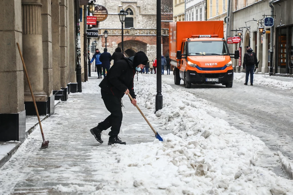 Spadek temperatury. Kiedy można odmówić wykonania pracy?