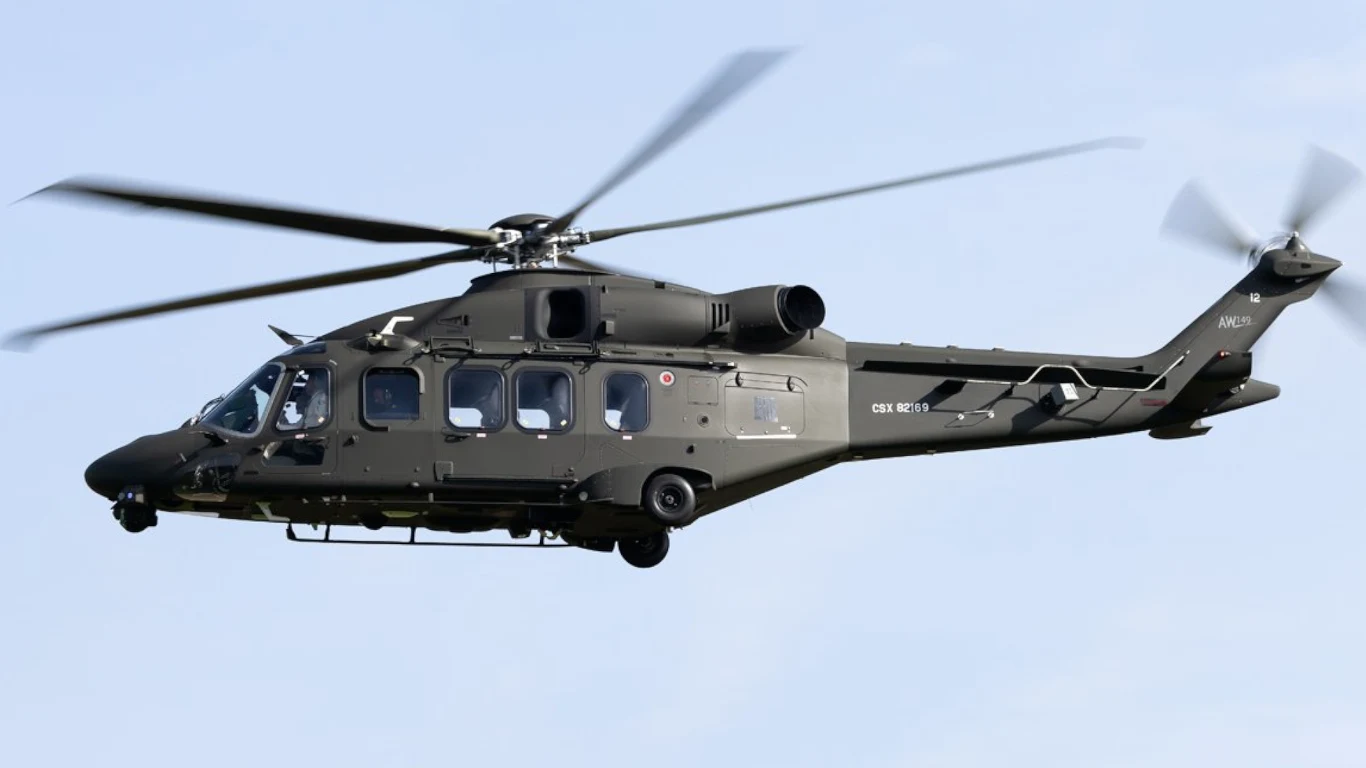 Nowy śmigłowiec polskiej armii lata we Włoszech. Budowali go polscy inżynierowie Nowy śmigłowiec polskiej armii lata we Włoszech. Budowali go polscy inżynierowie