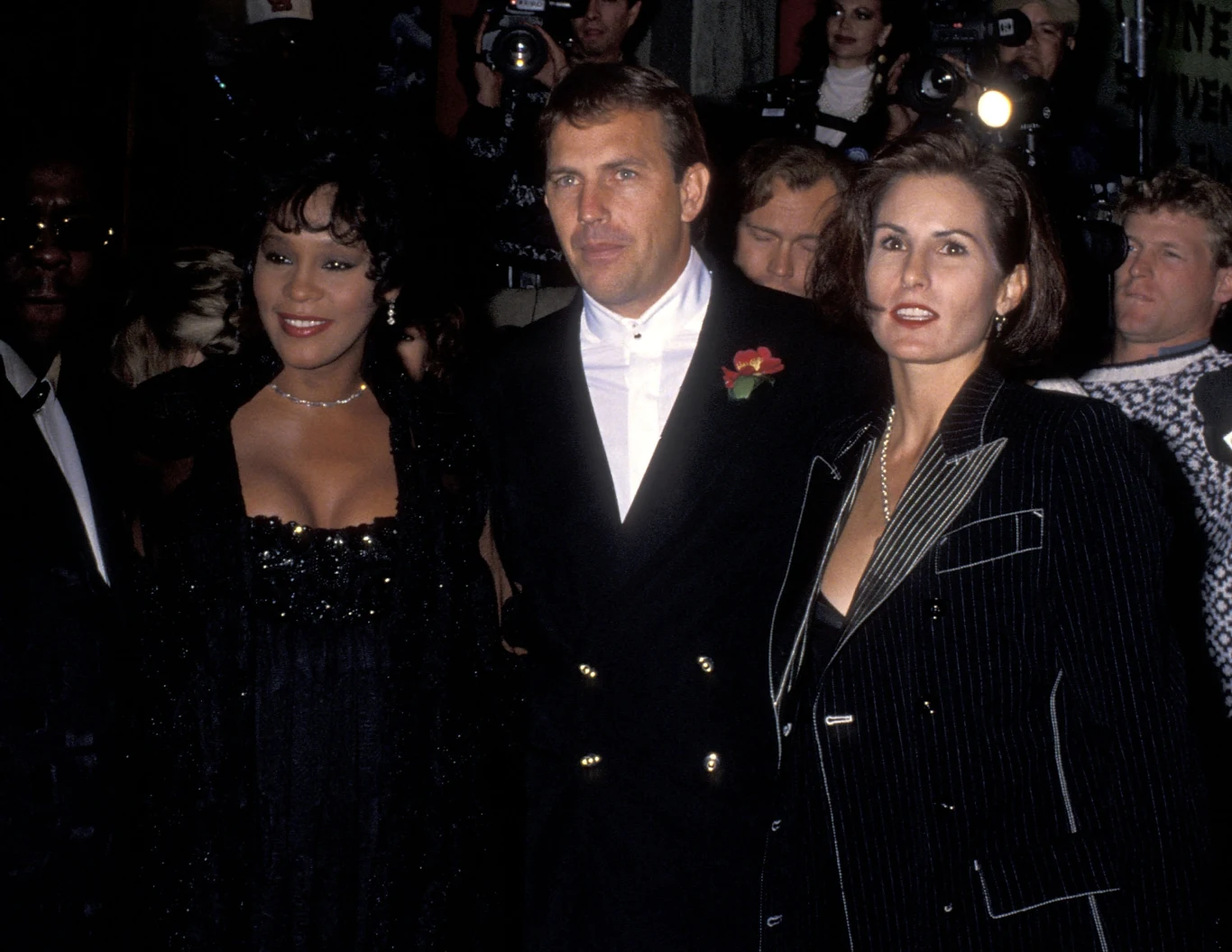 Whitney Houston wypromowała wiele utworów, dzięki filmowi "Bodyguard" Whitney Houston wypromowała wiele utworów, dzięki filmowi "Bodyguard"