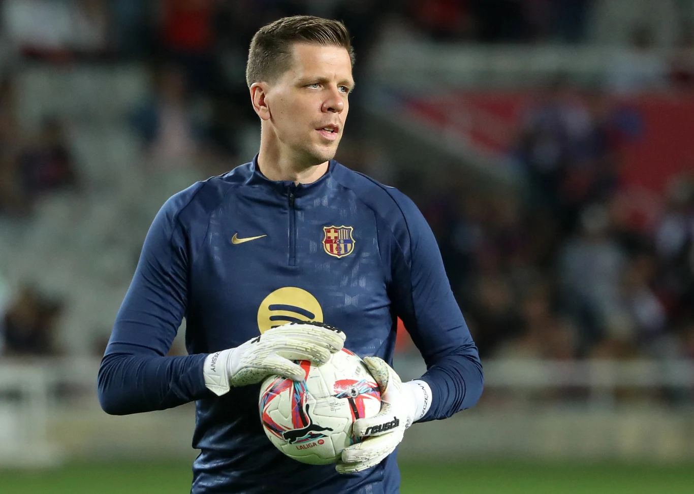 Wojciech Szczęsny podczas rozgrzewki przed meczem FC Barcelona