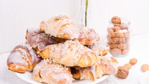 Najprostszy przepis na rogale marcińskie. Zawsze wychodzą, smakują jak oryginalne