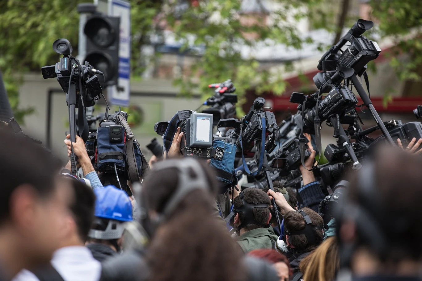 Awantura o nowych "dziennikarzy" OFF Radia Kraków. Reakcja zagranicznych mediów Awantura o nowych "dziennikarzy" OFF Radia Kraków. Reakcja zagranicznych mediów