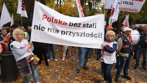 Sąd oddalił zażalenie ws. ogłoszenia upadłości właściciela Huty Częstochowa. W środę pod KPRM odbył się protest branży hutniczej