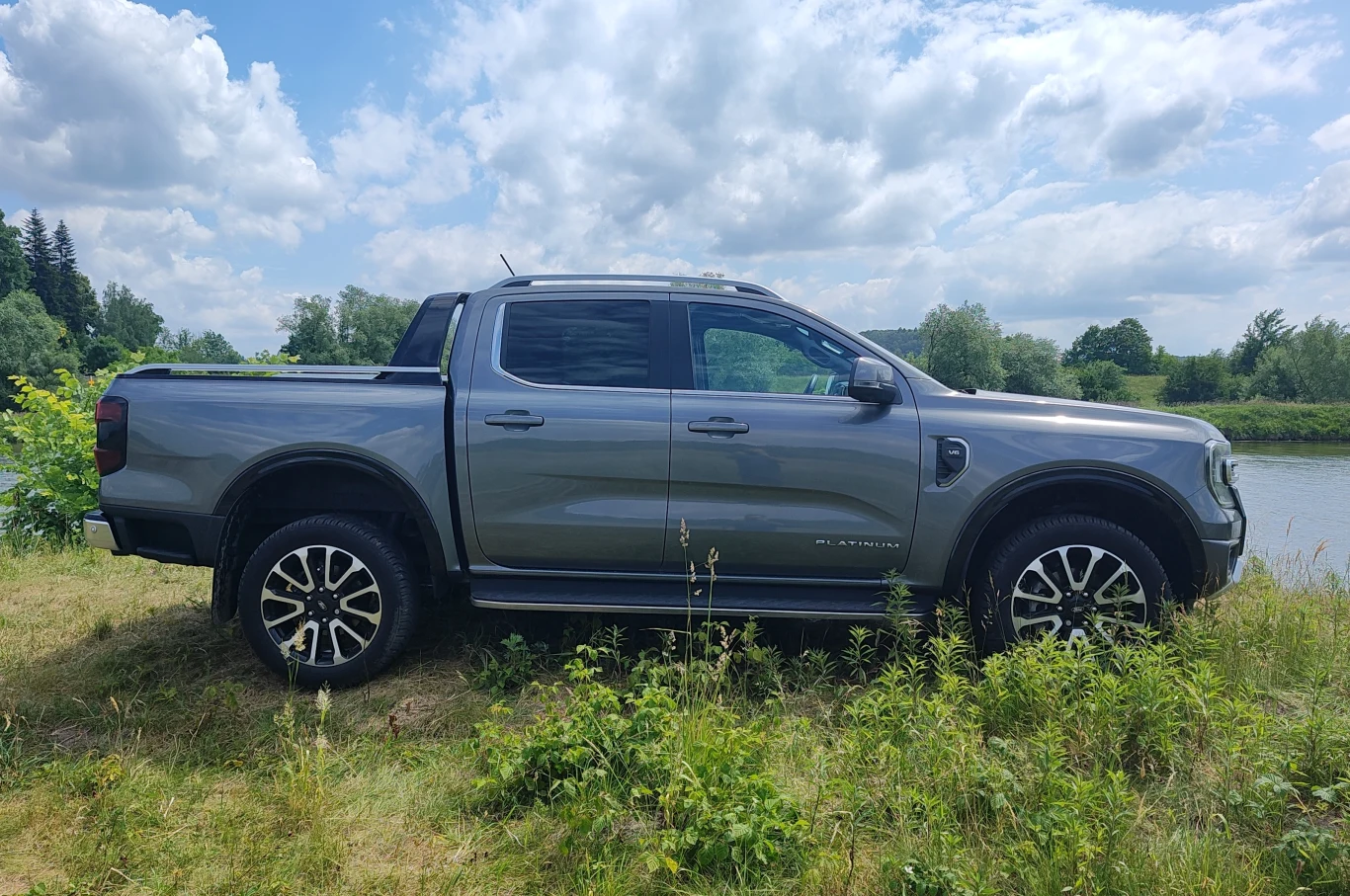 Ford Ranger to duży samochód. W mieście się dusi