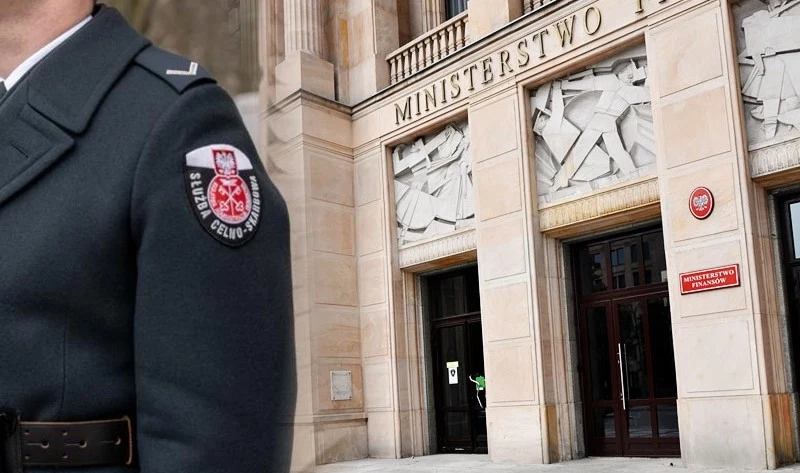 Ministerstwo odpowiada na zarzuty związkowców. Wskazuje lukę VAT w czasach PiS Ministerstwo odpowiada na zarzuty związkowców. Wskazuje lukę VAT w czasach PiS